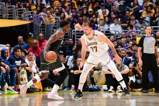 HTH官网-老詹遭生涯最惨G1失利 077被无限针对 湖人危了？