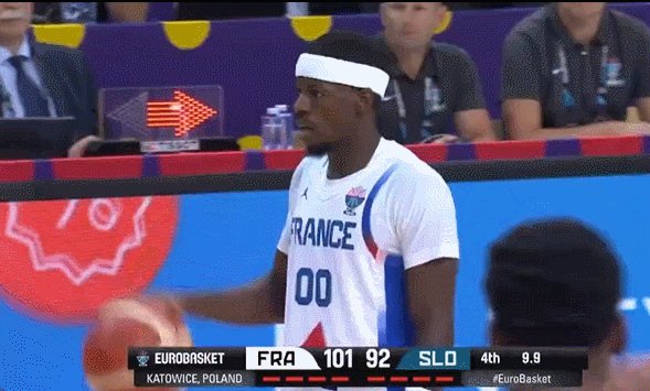 华体会综合平台入口-握手拥抱后再“偷”两分 法国后卫迷惑行为引冲突